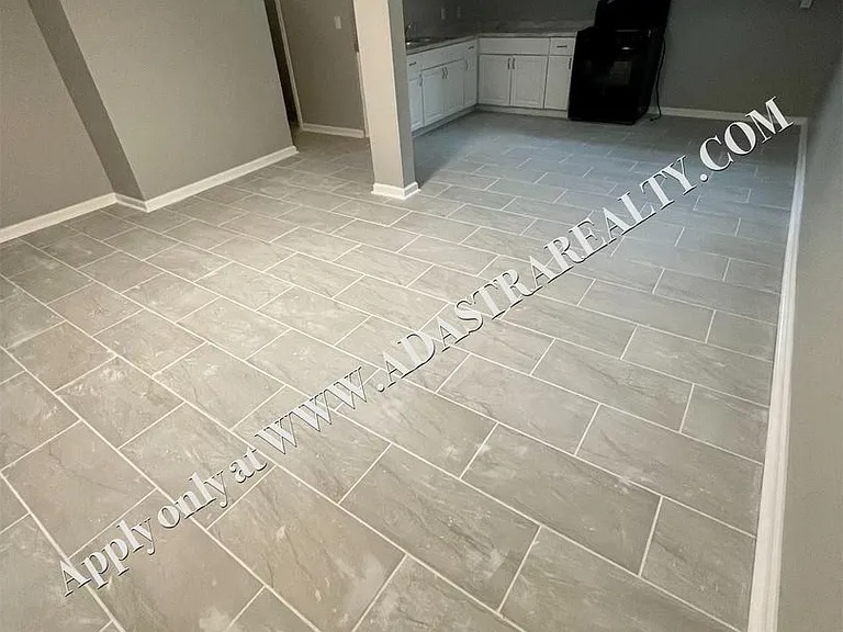 4904 NE 44th Ter — Photo 14