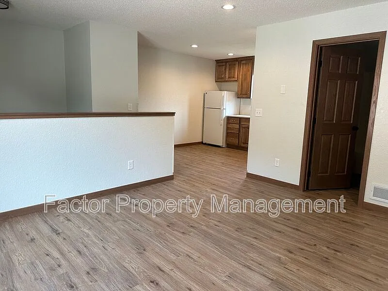 5 bed, 2.0 bath, 1536 sqft, $2,895 — Photo 4