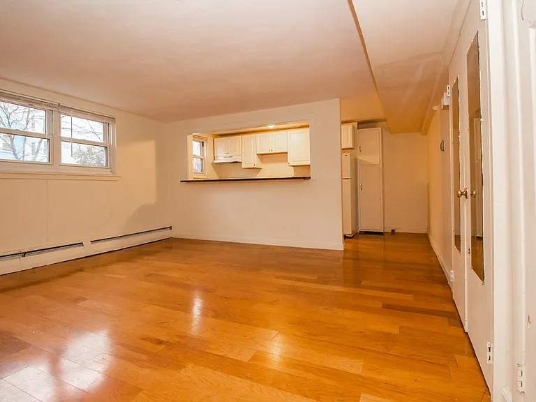 95 Chestnut St #1B — Photo 7