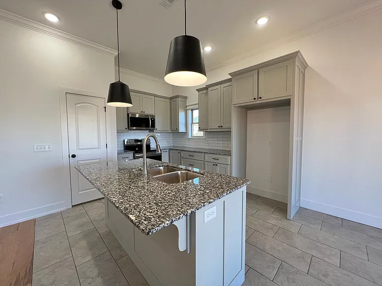 942 Sugar Pine St — Photo 8