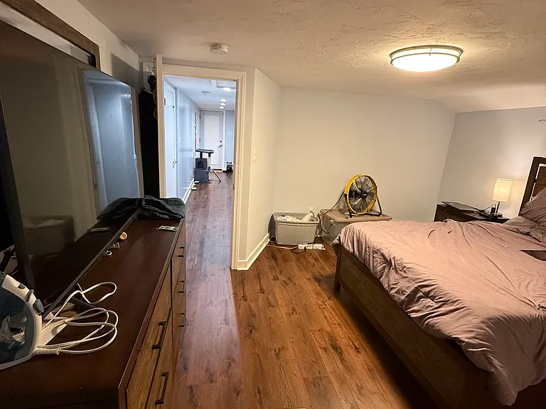 158 Houghton St #B — Photo 32
