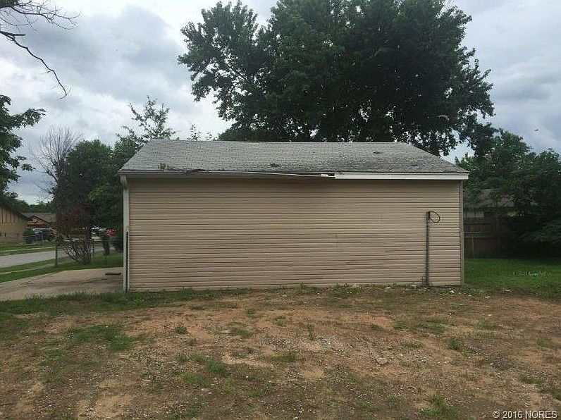 2nd image of 2766 S 116th Ave E