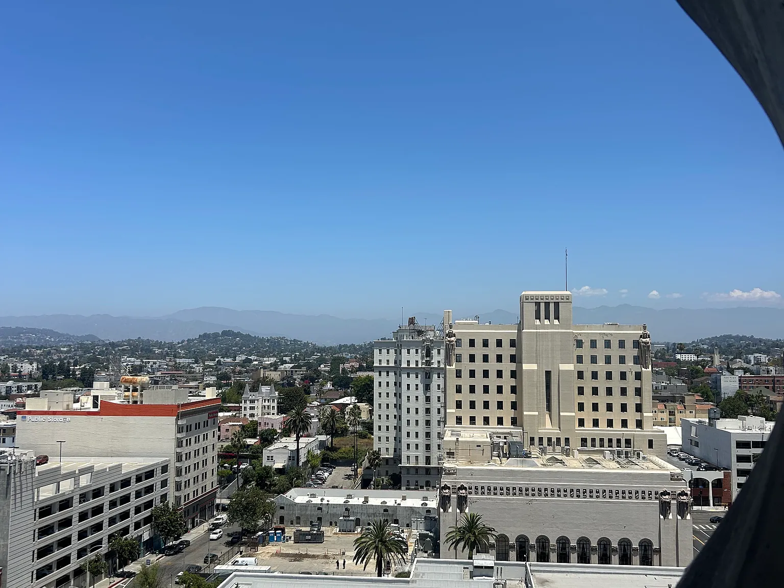 2404 Wilshire Blvd — Photo 1