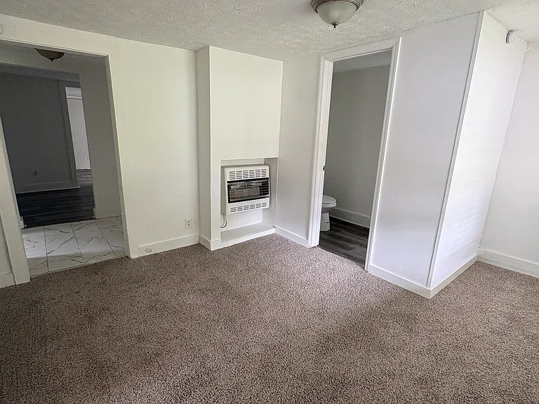 1134 Oak St — Photo 4
