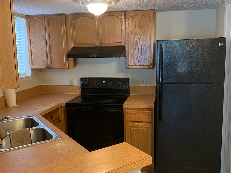 1916 Lake Atriums Cir #140 — Photo 9