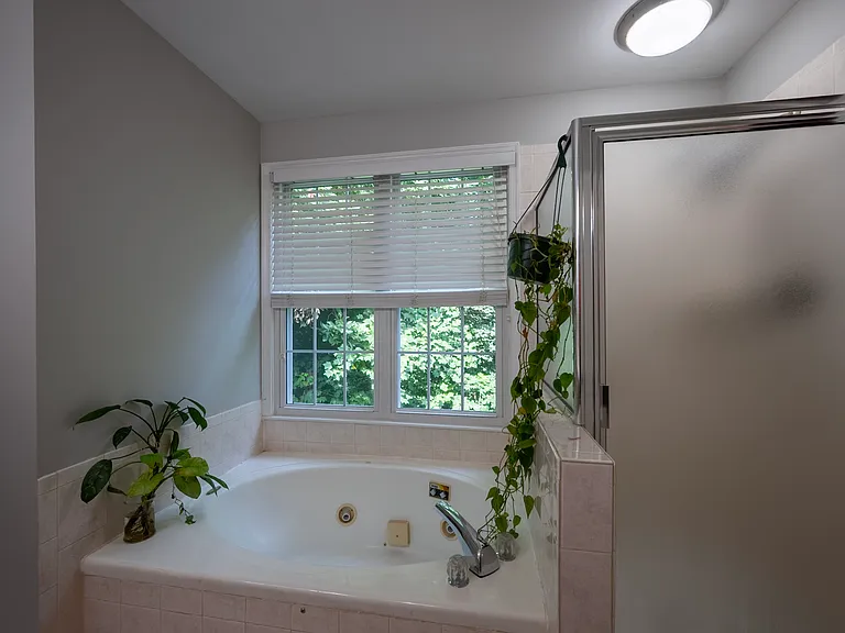 8031 Green Valley Ln — Photo 29