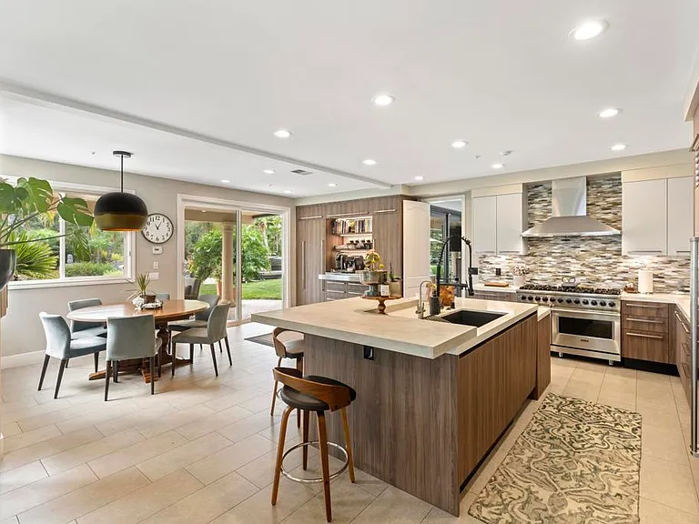 6805 Farms View Ct — Photo 11