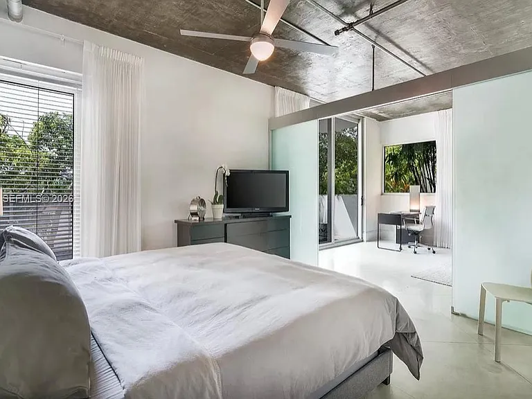 1700 Meridian Ave #208 — Photo 12