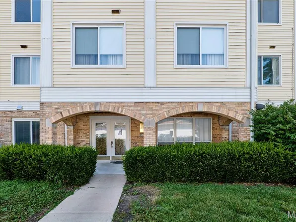 942 Guelbreth Ln APT 208, Saint Louis, MO 63141