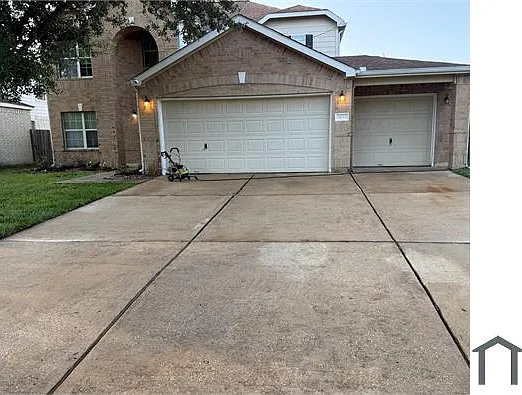 5 bed, 3304 sqft, $2,500 — Photo 2
