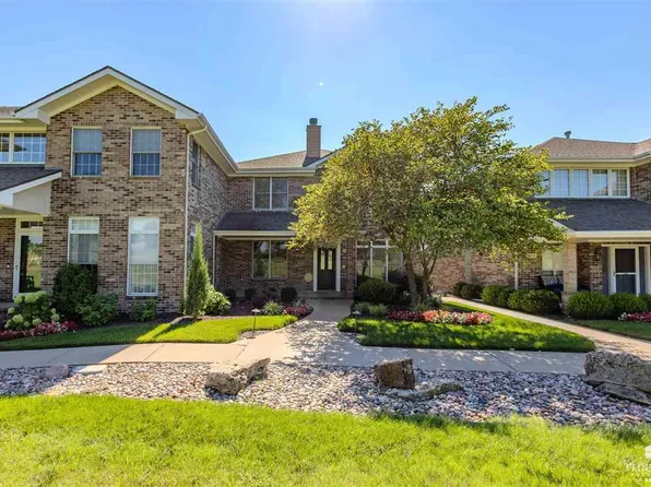 1510 Country Club Pl, Manhattan, KS 66502