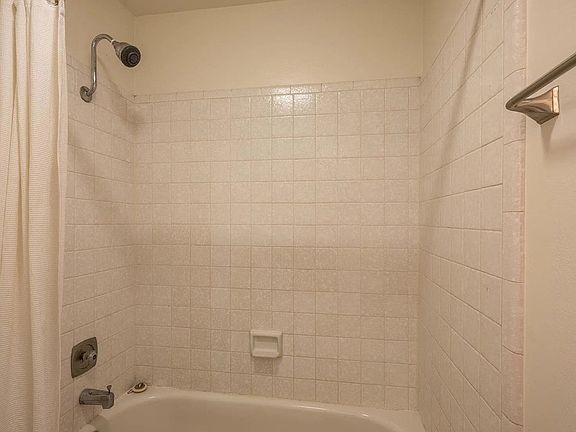 3rd image of 555 Seaver Dr