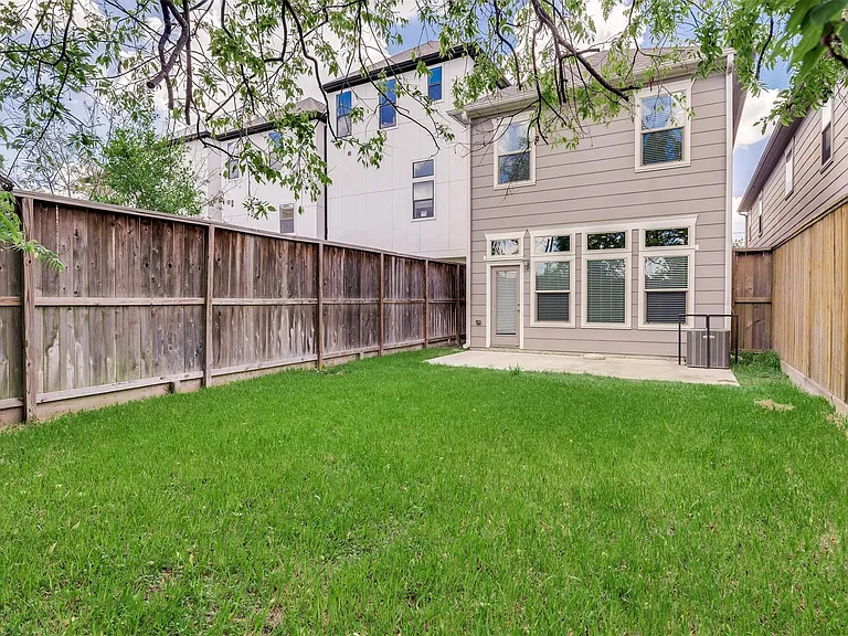 5807 Larkin St — Photo 16