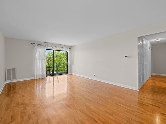 4th image of 2100 Valencia Dr APT 308B