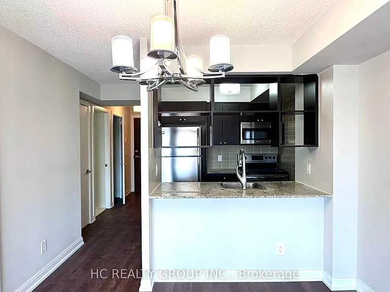 181 Village Green Sq #1415 — Photo 3