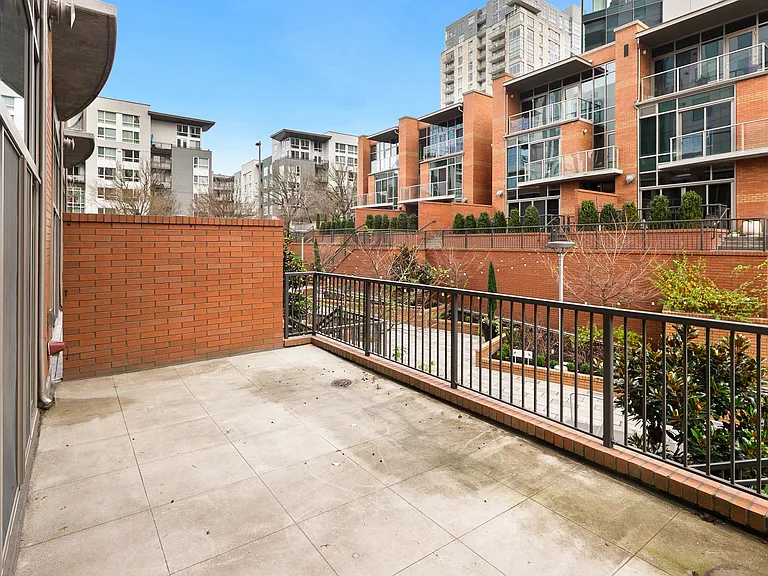 10630 NE 9th Pl #10 — Photo 4