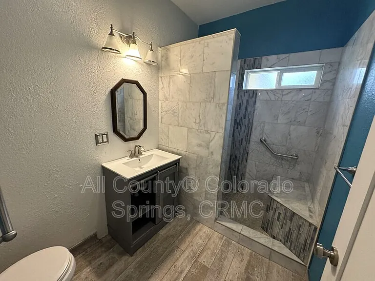 219 E Jefferson St — Photo 10