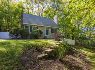 1343 Baldwin Hill Rd, Gales Ferry, CT 06335