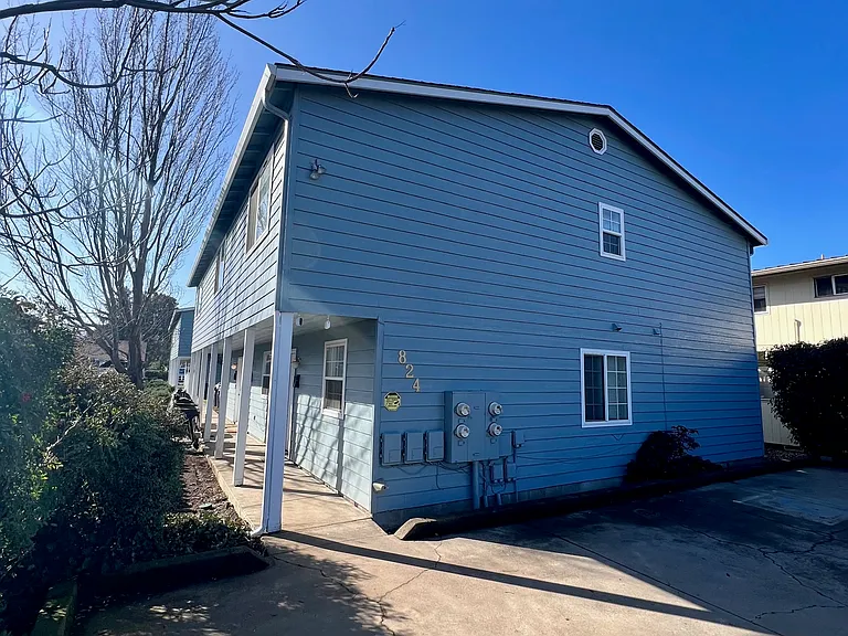 824 Bennett Ave #C — Photo 1