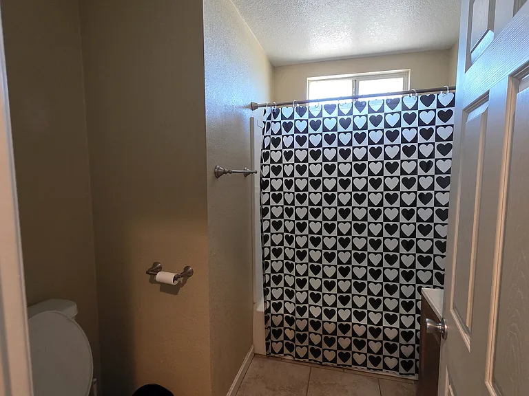 112 S Lake Ave — Photo 5