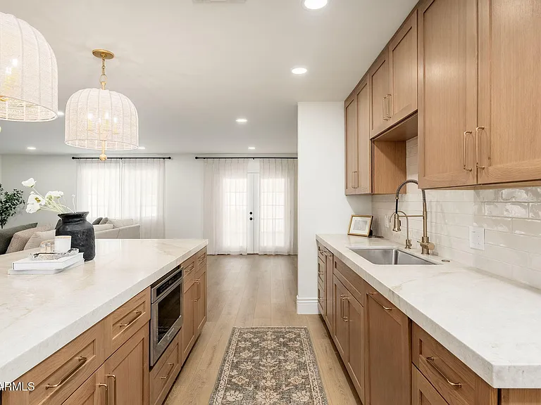 4030 E Fairmount Ave — Photo 10