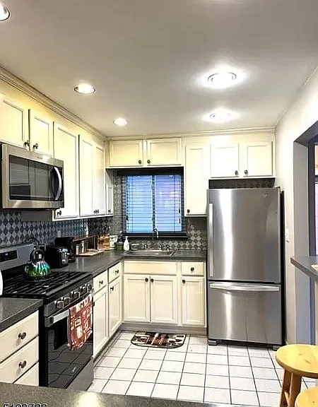 13 Delmar Rd #1 — Photo 3