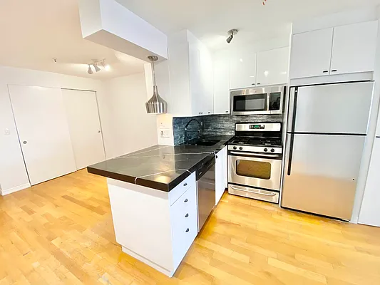 Rented by Oxford Property Group | media 12