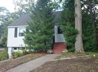 96 Eastwood Cir, West Roxbury, MA 02132