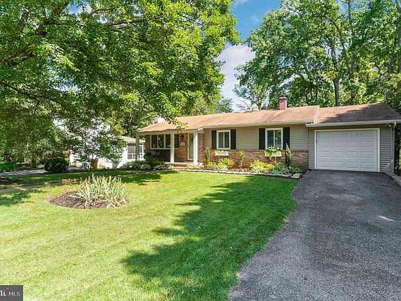 2nd image of 503 Birch Dr
