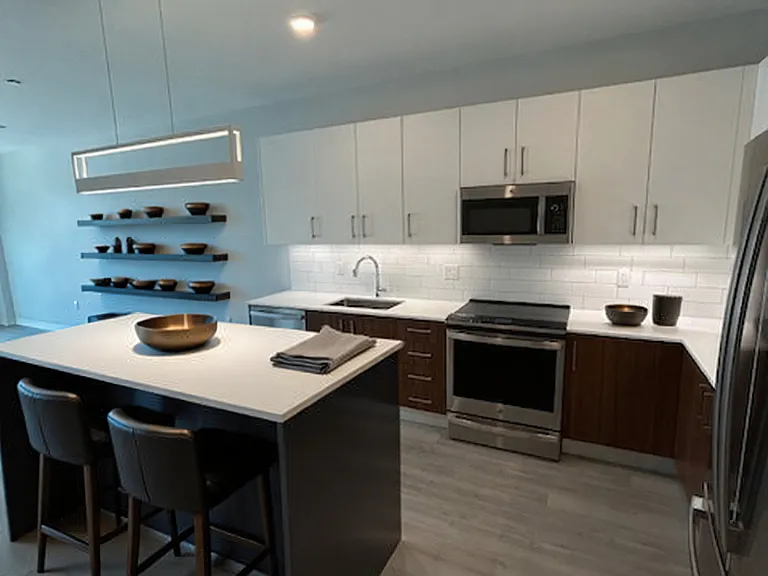 Residences at Sharon Gallery — Photo 41