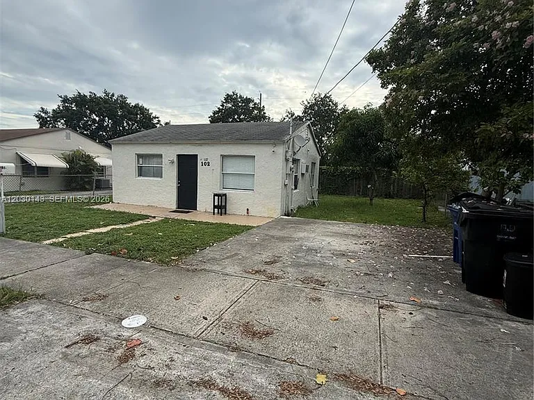 102 NW 1st Ave — Photo 8