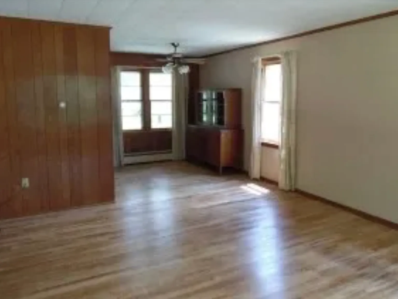 3 bed, 1300 sqft, $1,695 — Photo 2