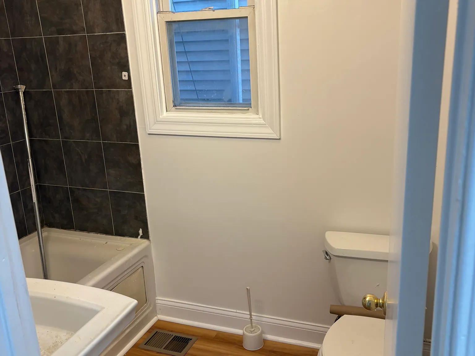 2 bed, 900 sqft, $1,795 — Photo 1