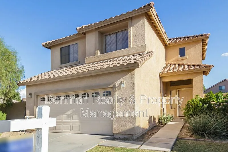 4 bed, 2.5 bath, 2119 sqft, $2,095 — Photo 3