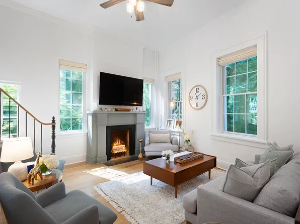 44 Morton Street image 1 of 12