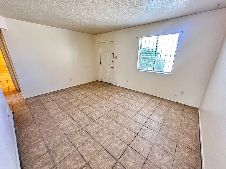 Flora Vista — Photo 23