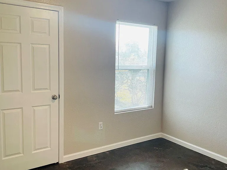 611 Gizelle St — Photo 13
