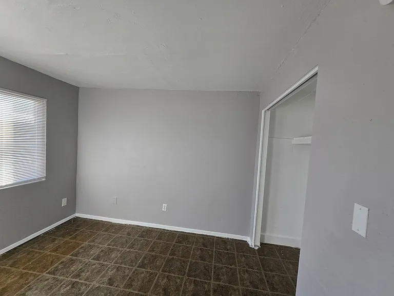2302 & 2304 E Broadway Rd — Photo 12