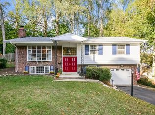 9328 Glenbrook Rd, Fairfax, VA 22031