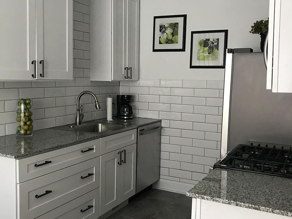 1st image of 2943 Washington Ave