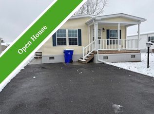 827 Willowbrook Dr #827, Lockport, NY 14094