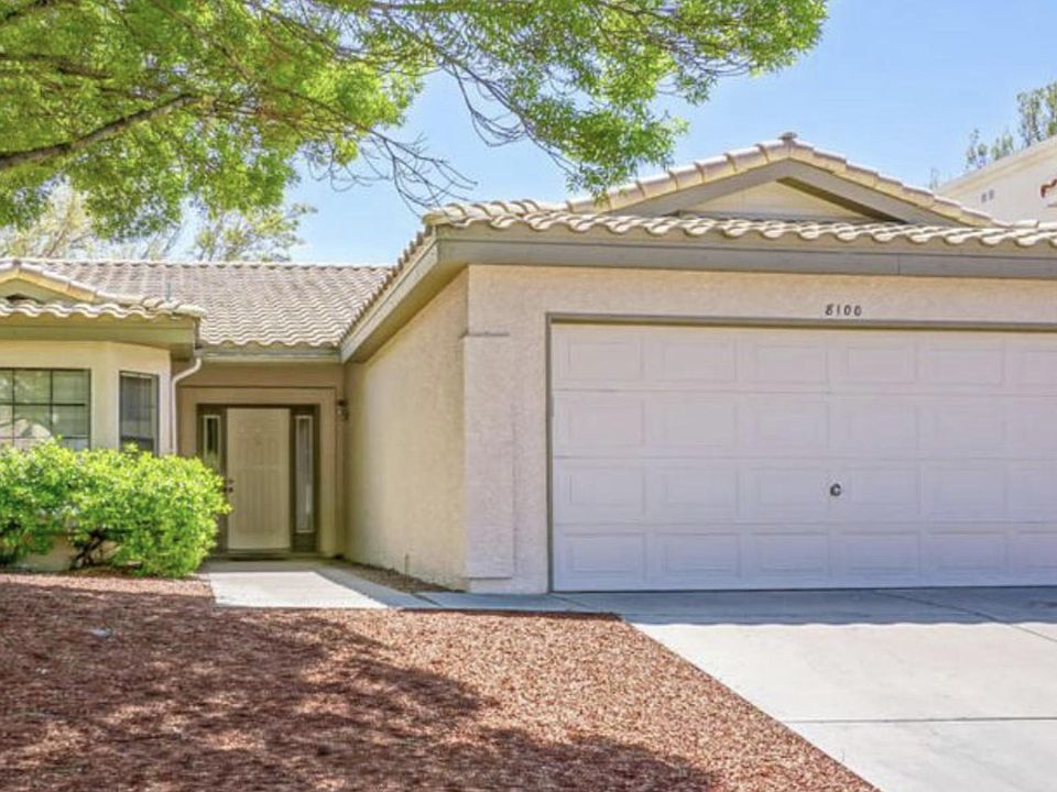 Beutiful home! Across from La Cueva High School. Great locat