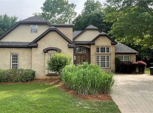 1715 Roanoke Ln, Auburn, AL 36830