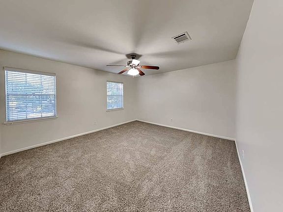 5th image of 1704 Castlerock Dr