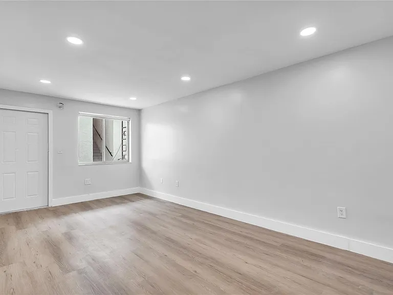 560 NE 63rd St #0 — Photo 21