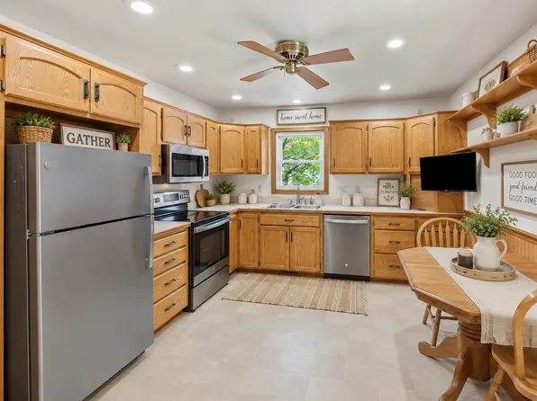 120 3rd St W, Hector, MN 55342