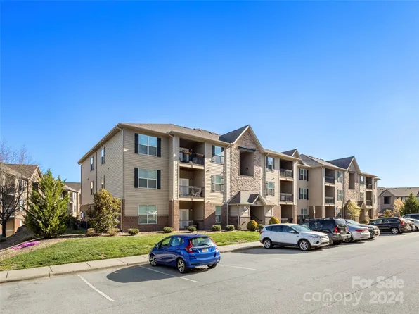 91 Brickton Village Cir #103, Fletcher, NC 28732