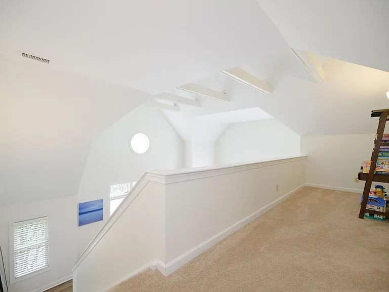 183 Herman Melville Ave — Photo 29