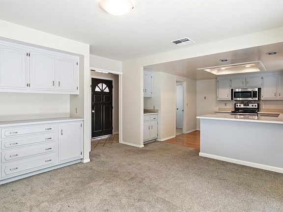 5th image of 753 Nebraska Drive