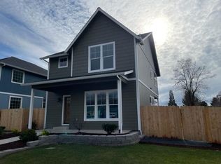 1025 SW J St, Grants Pass, OR 97526